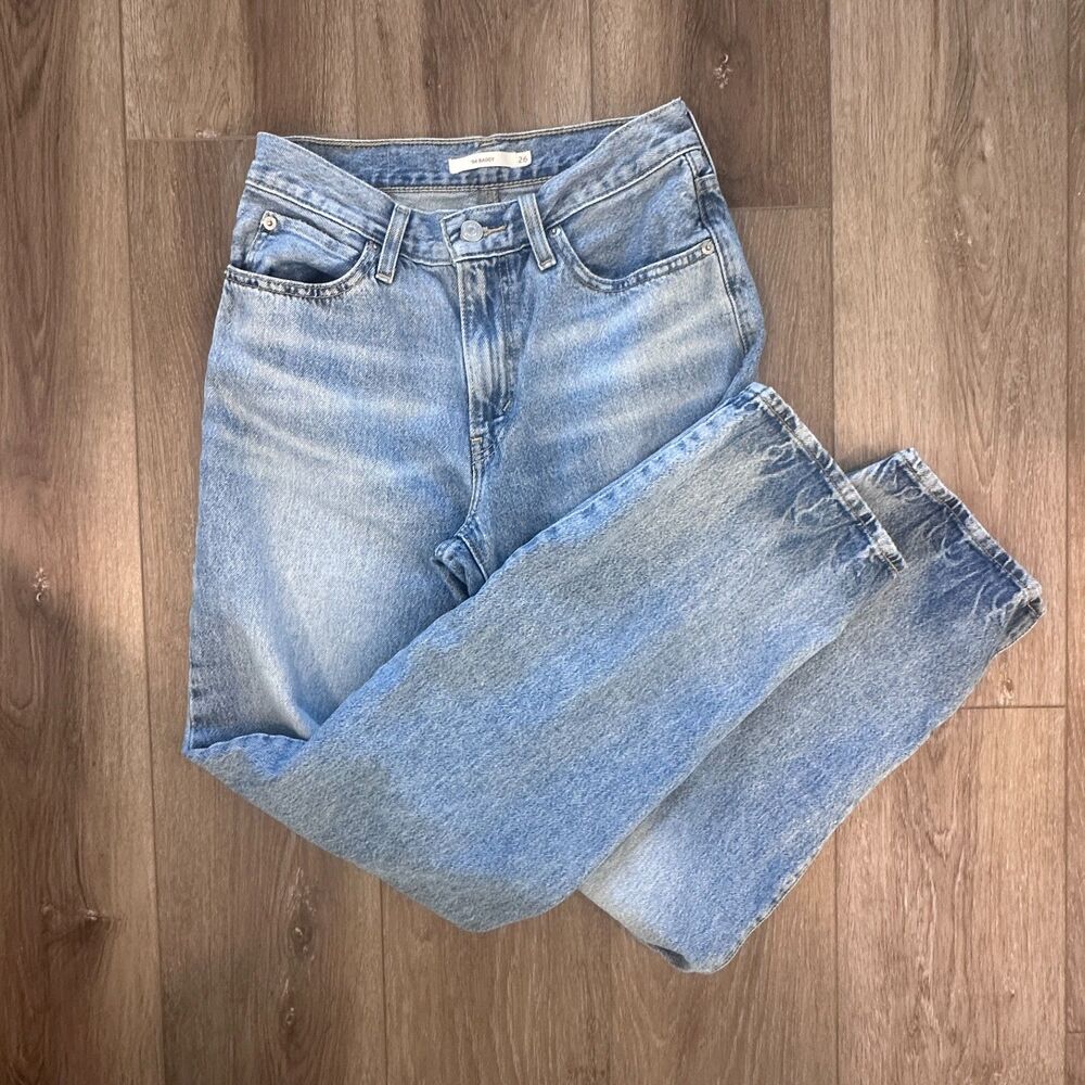 Levi's '94 Baggy Jeans Women Size 26 Light Wash Blue Relaxed Straight Leg Denim